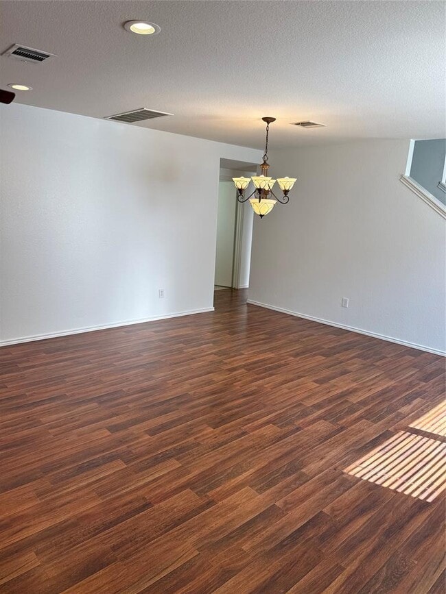 2114 Cottontail Dr