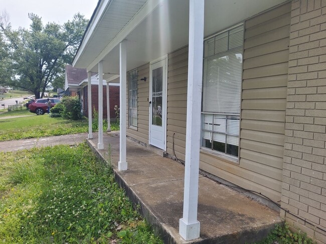 Photo - 2771 Northmeade Ave