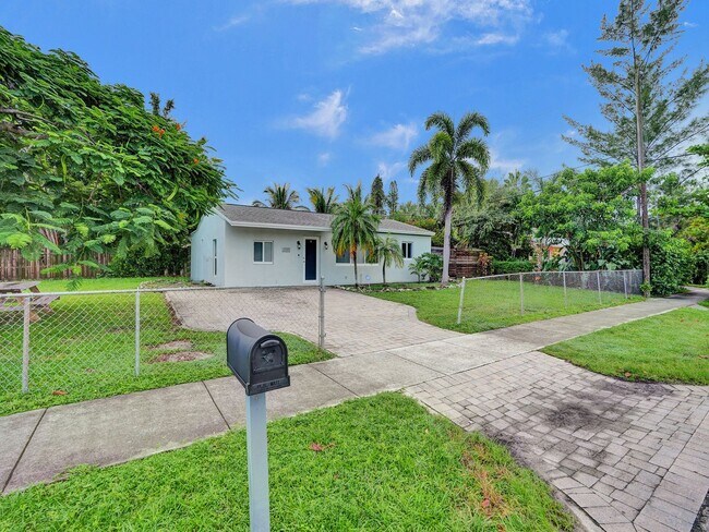 Building Photo - Gorgeous New 3 bedroom 2 bath - one Story home in Oakland Park