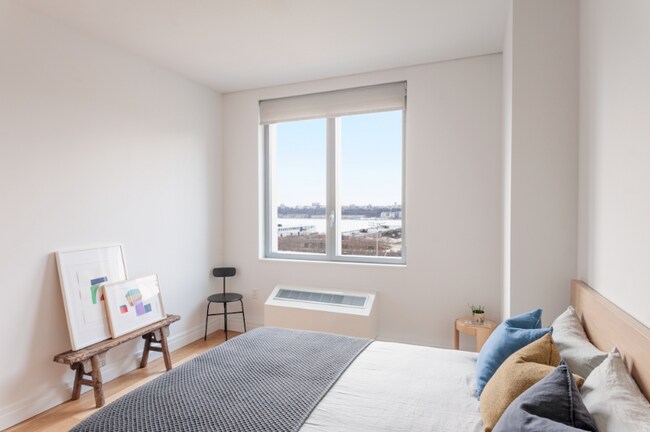 Photo - 552 W 54th St Unidad 956