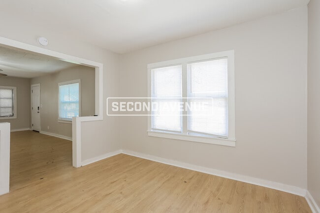Photo - 1934 W 6th St