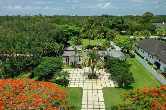 Building Photo - 6645 SW 73rd Ct