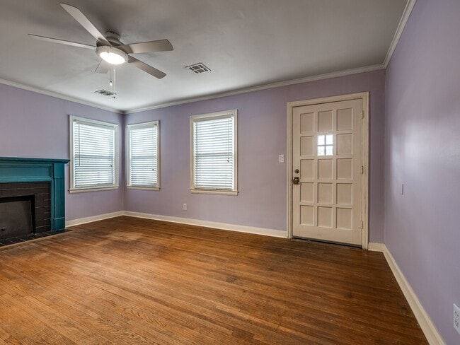 Photo - 458 S Indianapolis Ave