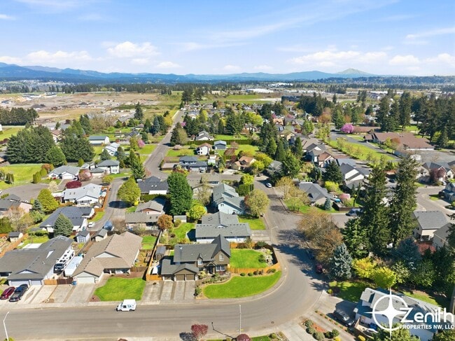 Photo - 16718 NE 7th St