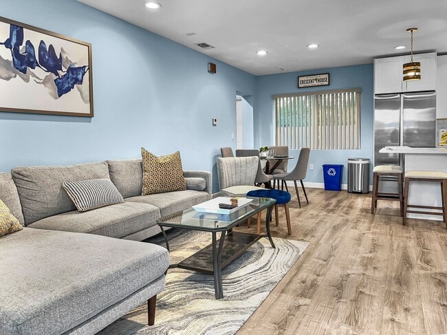 Building Photo - Blue Haven Unit Cass Street Apartment A