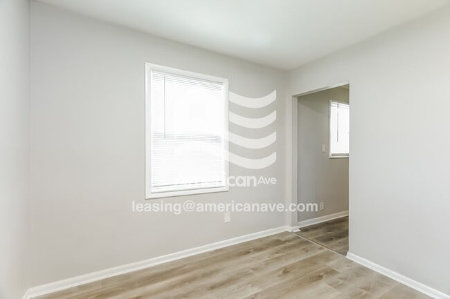 Photo - 716 84th Pl S