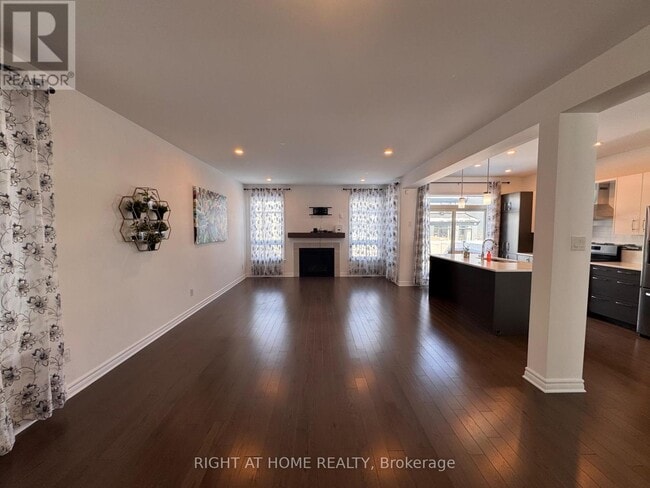 Photo - 231 Osterley Wy