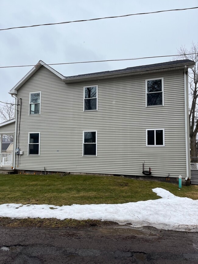 Photo - 557 Postal St