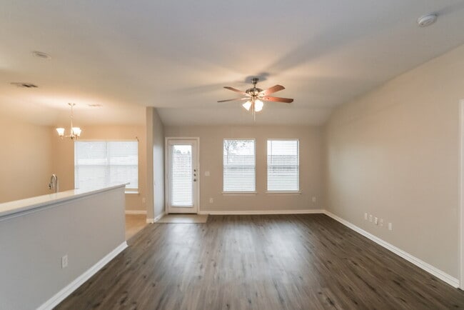 Photo - 713 Cedar Cove Dr