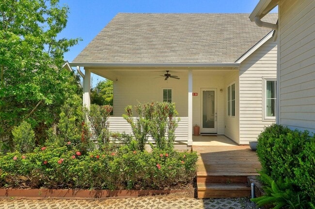 Photo - 712 Cardinal Ln Unidad B