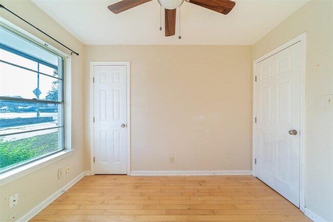 Photo - 1738 Rutland Dr