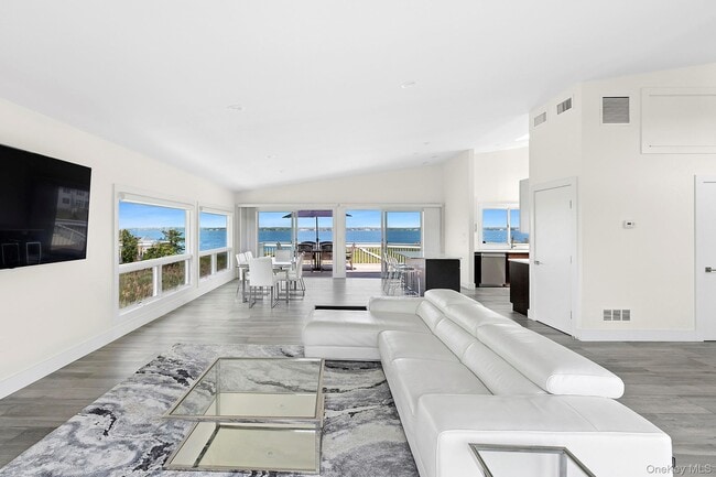 Photo - 588 Dune Rd