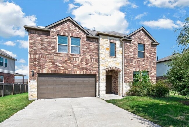 Building Photo - 7634 Leonardo Dr