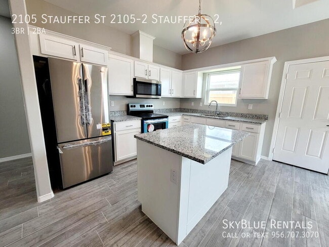 Building Photo - 2105 Stauffers St Unit 2,