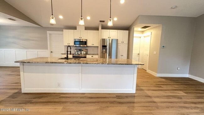 Photo - 48 Firethorn Ln