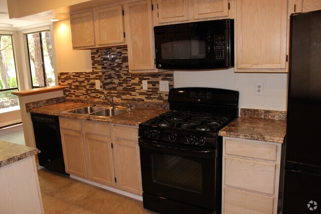 Building Photo - 12750 Centralia St Unit 194 Rental