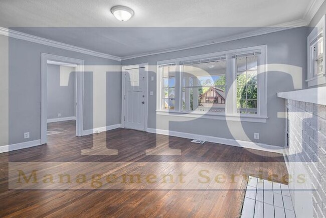 Photo - 1825 E 67th St