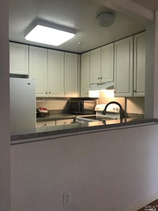 Photo - 19 Redwood Ct