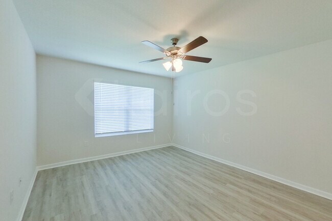 Photo - 4682 Malay Cir