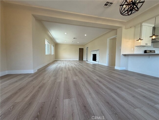 Photo - 1633 Kwis Ave