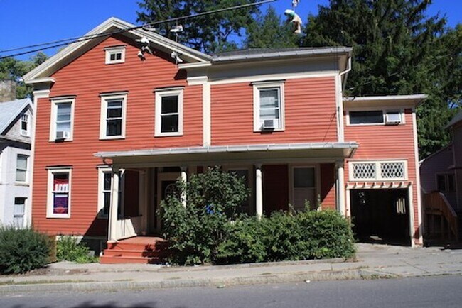 Building Photo - 117 Hudson St Unit House