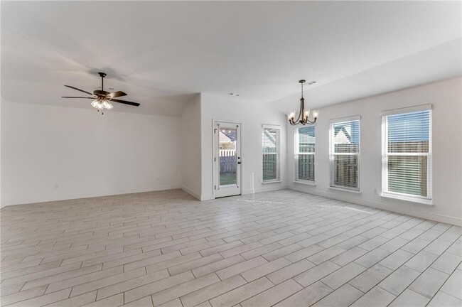 Photo - 561 Stoneseed St