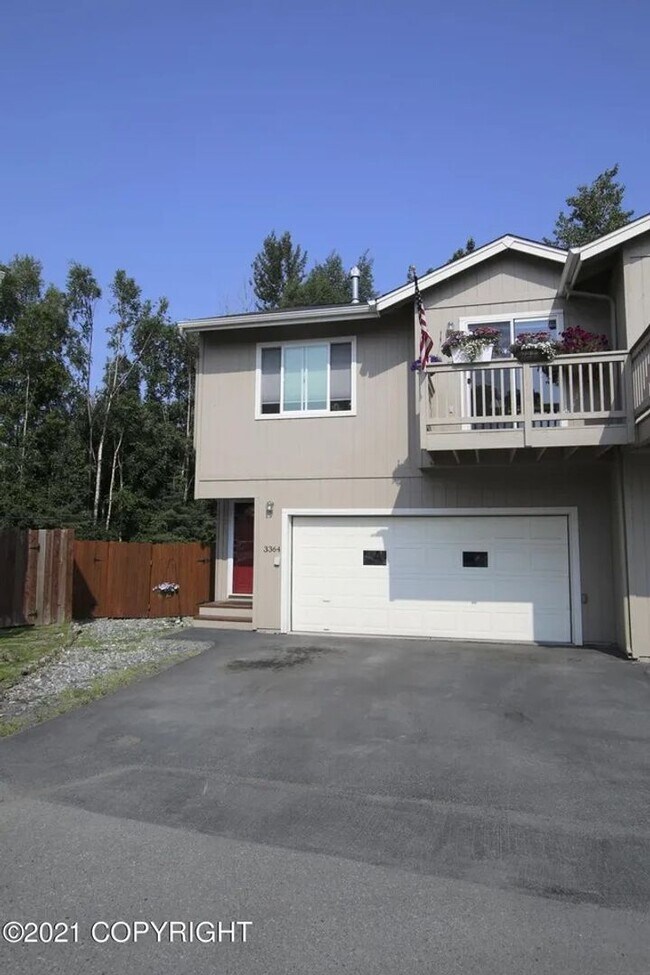 Building Photo - 3 Bedroom South Anchorage Townhouse!