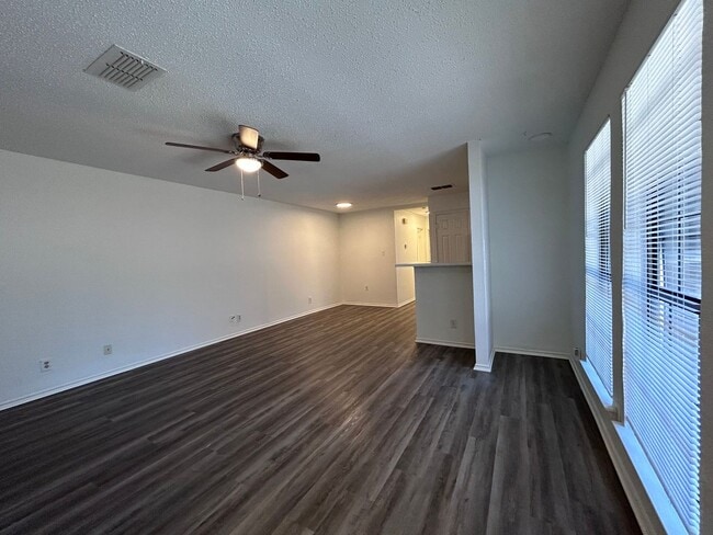 Building Photo - 9315 Kempler Dr Unit B Rental