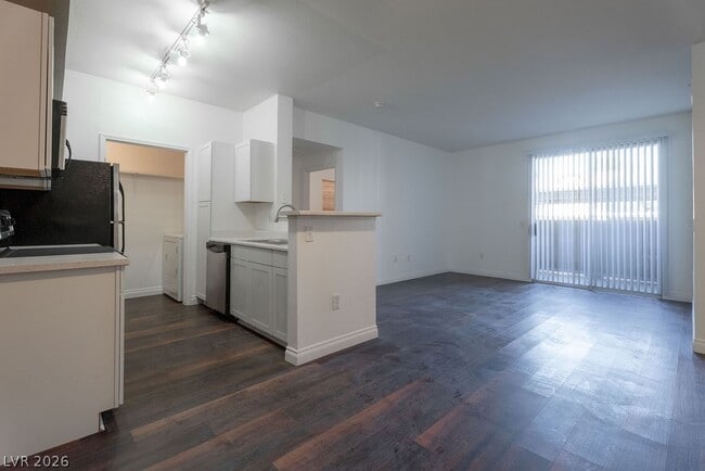 Photo - 231 W Horizon Ridge Pkwy Unit 917