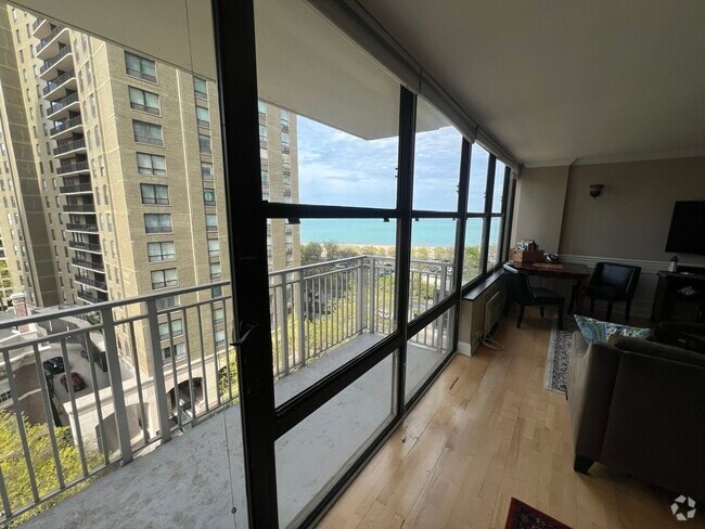Building Photo - 1000 N Lake Shore Dr Rental