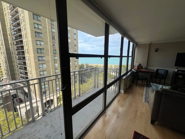 Photo - 1000 N Lake Shore Dr Casa