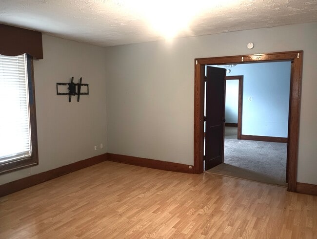 Photo - 227 S Main St