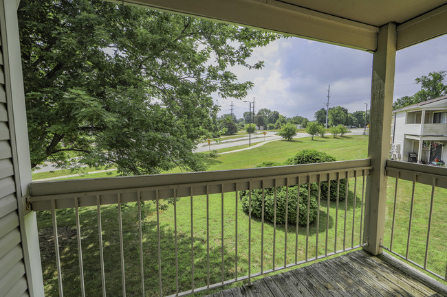 2x2 Balcony - Peppermill Village Rental