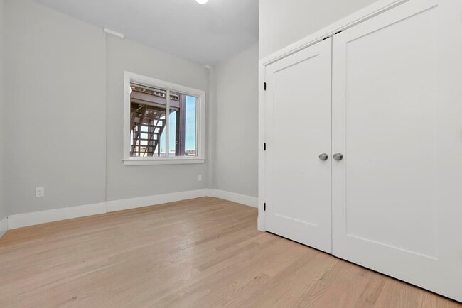 Photo - 160 Webster St Unidad 1