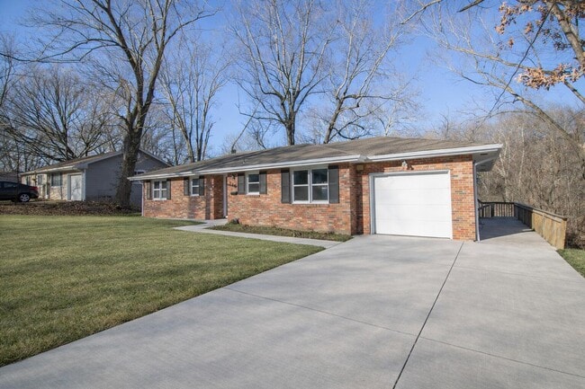 Photo - 715 Bluffdale Dr