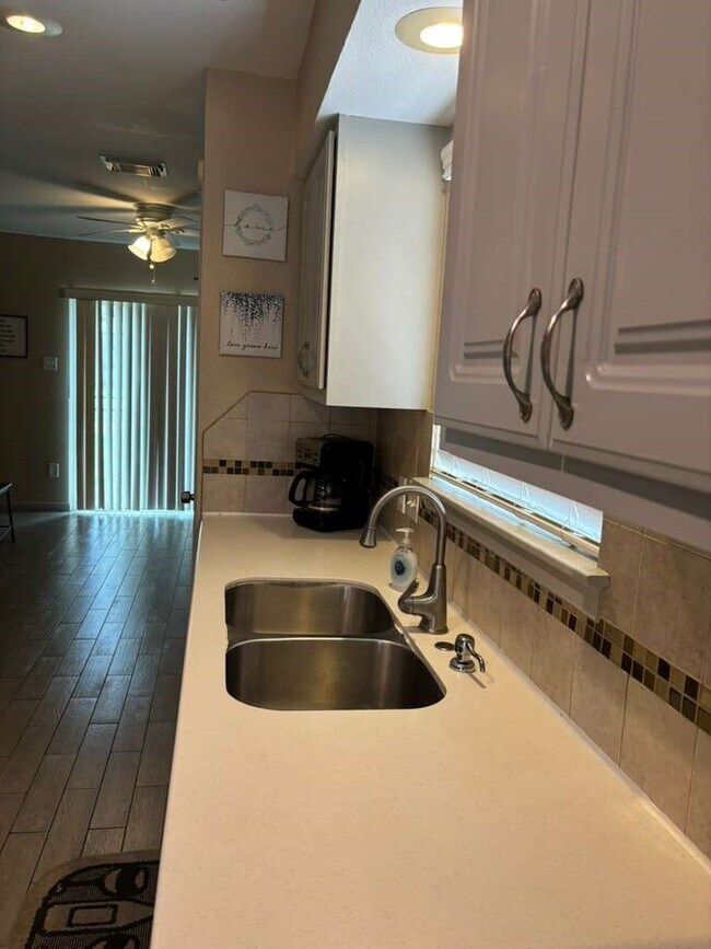 Photo - 7318 Dearborn St