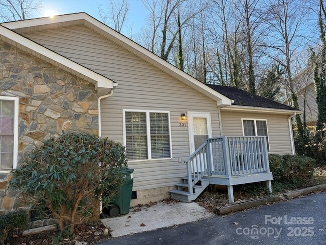 Building Photo - 331 E I St