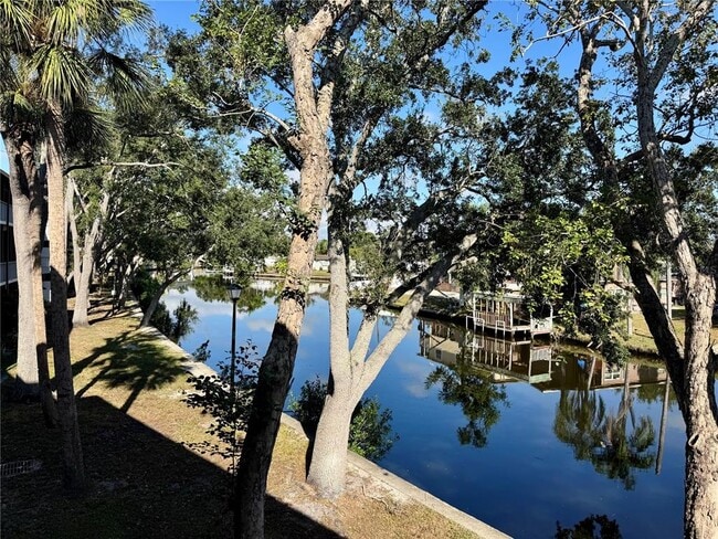 Building Photo - 9205 Tudor Dr