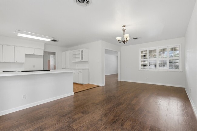 Photo - 5206 Carew St