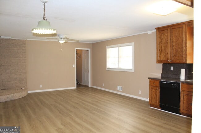 Photo - 289 Bruce St