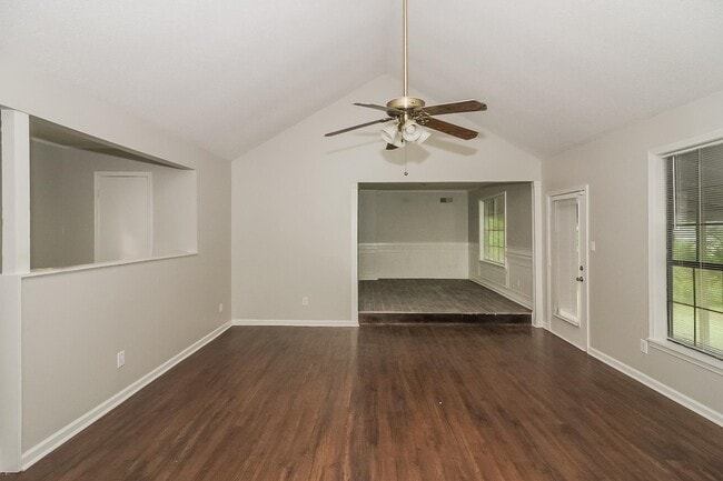 Photo - 6063 Colonyhill Dr