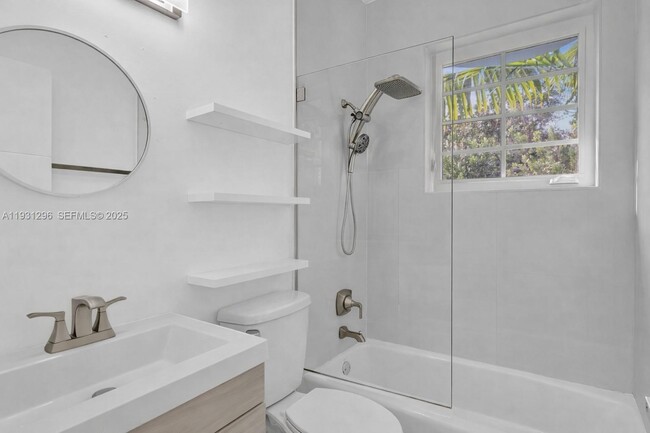 Photo - 1009 Meridian Ave