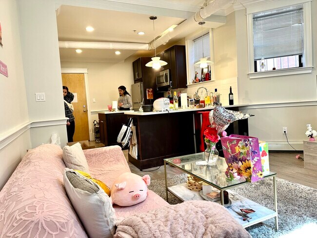 Photo - 1340 Commonwealth Ave Unidad B