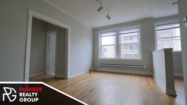 Photo - 515 W Melrose St Apartments Unit #511-401