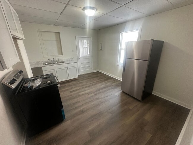 Building Photo - 2902 S 19th St Unit 2902 S 19th St. St. Joseph, MO 64503