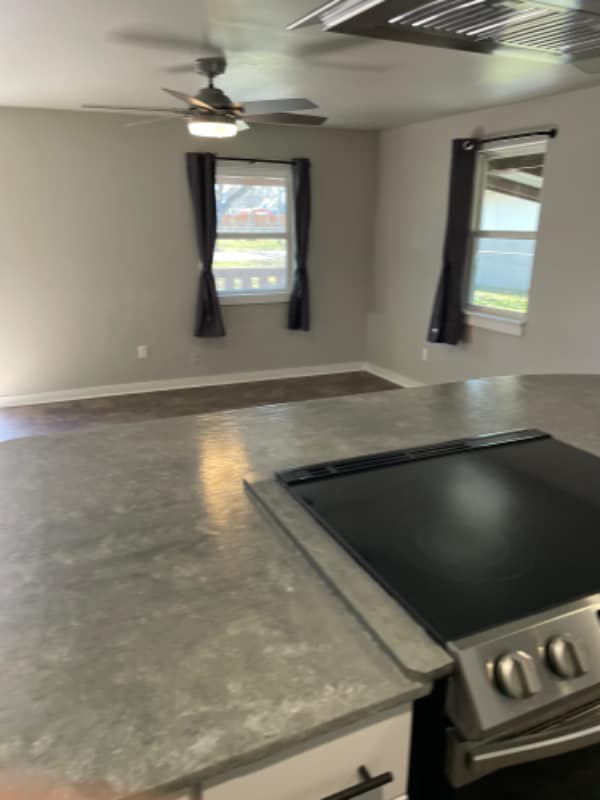 Photo - 104 S 5th St