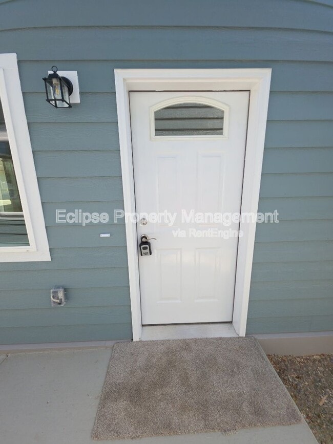 Photo - 2839 Elm Ave