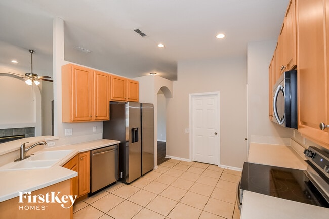 Photo - 10537 Castlebar Glen Dr S