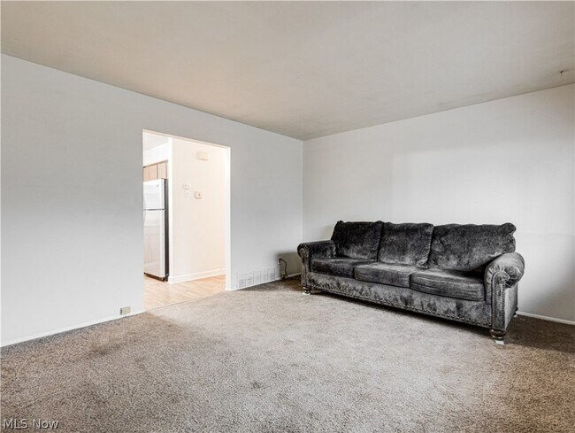 Photo - 190 Kenwood Ave