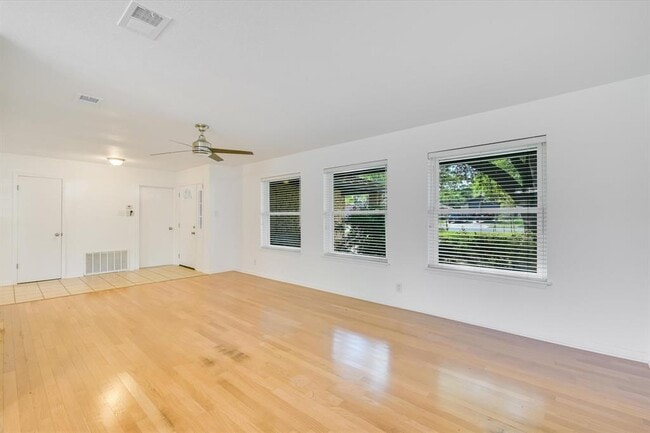 Photo - 11803 Broad Oaks Dr